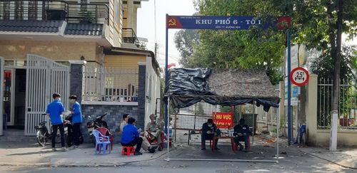 Các con hẻm từ khu phố 6 nối ra đường 30-4 bị phong tỏa nghiêm ngặt 