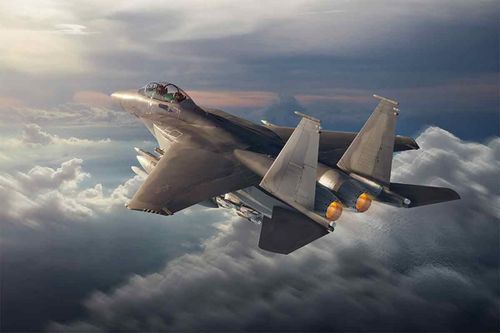 So sánh khả năng của Su-35S và F-15EX, người ta có thể thấy thiết kế của chúng khác nhau rõ rệt - tiêm kích Nga được định vị chủ yếu là để giành ưu thế trên không, trong khi ở trường hợp của F-15EX, điểm nhấn lại nằm ở khả năng tấn công mặt đất.