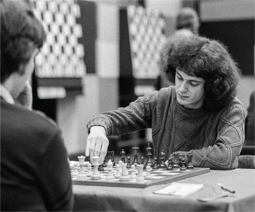 John Nunn được truyền thông nước Anh chú ý vì lên đại học khi mới 15 tuổi. Ảnh: Science.
