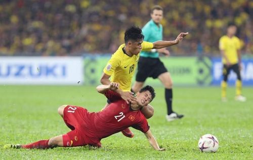 Việt Nam đánh bại Malaysia 1 - 0 trong trận lượt đi tại Mỹ Đình.