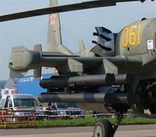  Hermes hoạt động như sau: Radar (hay UAV) sục sạo, tìm kiếm mục tiêu. Phóng - tên lửa với tốc độ hơn 1.000 m/s (tức là gấp 3 lần tốc độ âm thanh) bay đến khu vực đã định và tự tìm kiếm mục tiêu ở đó. Khi xác định được các tọa độ của mục tiêu và vector chuyển động (đối với trực thăng còn thêm cả độ cao), tên lửa Hermes ngóc lên cao, sau đó lao bổ nhào thẳng đứng xuống mục tiêu không để nó cơ hội nào tránh thoát. 