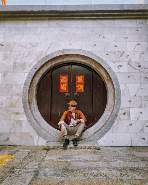 Chùa Ông là chốn cầu duyên quen thuộc của các nam thanh nữ tú. Ảnh: Hao_ng_, jennchanphotography, tthy.275, cuongkhii.