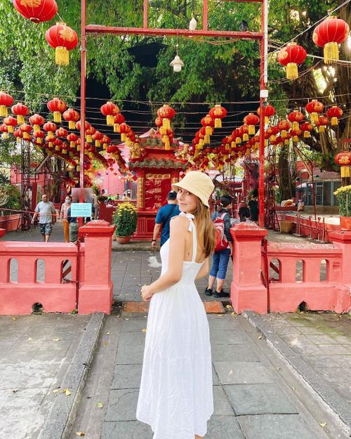 Mỗi mùa Valentine, ngôi chùa thu hút giới trẻ đến vãn cảnh, cầu duyên. Ảnh: Wugrayn, cocosachs.