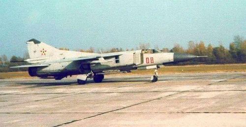 Ngoài những cân nhắc về tính bí mật, chiếc máy bay tiêm kích MiG-23 đầu tiên mà Liên Xô bán cho Syria đã được tháo rời thành các bộ phận và vận chuyển lắp ráp tại Syria. Nhưng khi cuộc chiến kết thúc thì hàng mới đến, và màn trình diễn được mong đợi nhiều với địch thủ Israel đã không xảy ra.