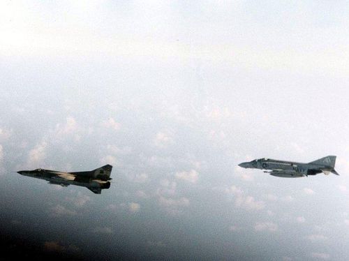 Không quân Israel đã giành lợi thế trong cuộc không chiến này, nhưng Syria không phải là không đánh trả. Các phi công Dieb, Naqaz, Tommy và Ali, những phi công MiG-23MF đều tuyên bố đã bắn hạ nhiều máy bay địch, bao gồm cả F-16 và F-4E; vũ khí mà họ sử dụng vẫn là tên lửa R-23.