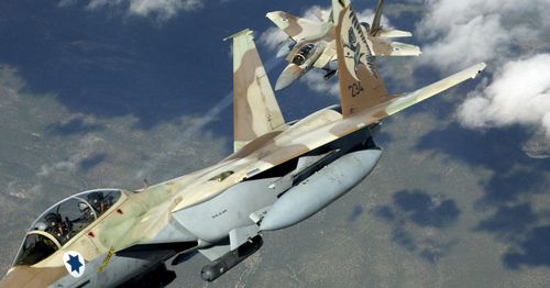 Tuy nhiên, sau khi bước vào giai đoạn giao tranh chính, thì F-16 chiếm thế thượng phong trước chiến đấu cơ MiG-23 của Moza bằng tên lửa tầm ngắn và sự linh hoạt; máy bay của Moza bị trúng tên lửa Sidewinder từ một chiếc F-16. Sau khi bỏ máy bay và nhảy dù, anh đã được chào đón một cách hân hoan như một người hùng.