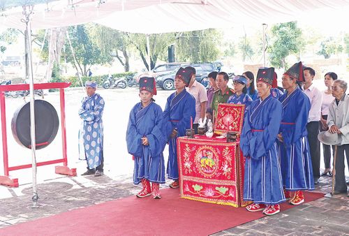 Lễ tưởng niệm 228 năm Ngày mất Hoàng đế Quang Trung tại thị xã An Khê. Ảnh: Ngọc Minh