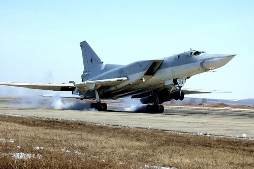 Việc ra đời của máy bay Tu-22M vào đầu những năm 1970 là một quyết định kỳ lạ đối với máy bay ném bom chiến lược siêu thanh, vì lúc này, tên lửa đường đạn xuyên lục địa (ICBM) đã được sử dụng rộng rãi. Nhưng người Nga có lý do của họ, đây là phương tiện để đối phó với các biên đội tàu sân bay hùng mạnh của Mỹ.