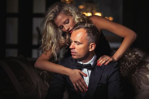 Hình thức "hẹn hò kẹo đường" ngày càng trở nên phổ biến, đặc biệt với giới trẻ. Ảnh: Kaspars Grinvalds.