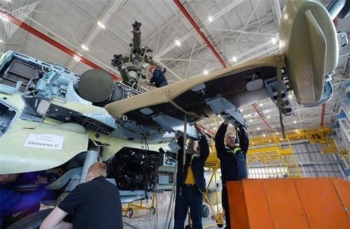  Đặc biệt, Ka-52 có thể trở thành sát thủ diệt hạm khi chúng được trang bị tên lửa Kh-35 Uran. Phát triển sau Apache, trực thăng Ka-52 có những tính năng kỹ chiến thuật tốt hơn Apache hoặc các máy bay trực thăng tấn công khác. 