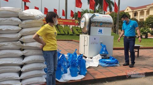 Chủ tịch huyện Cẩm Giàng cho biết, đối tượng ưu tiên số 1 là hộ nghèo, gia đình chính sách và các công nhân ngoại tỉnh đang cách ly tại chỗ từ trước Tết đến nay