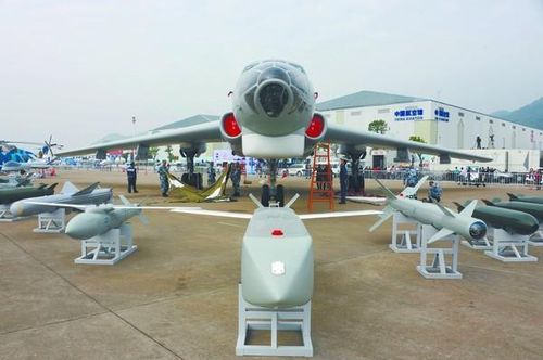 Lượng vũ khí này thậm chí còn ít hơn cả chiến đấu cơ F-15E của Mỹ vốn có thể mang theo tới 11 tấn vũ khí.