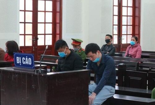 Hai đối tượng tại tòa