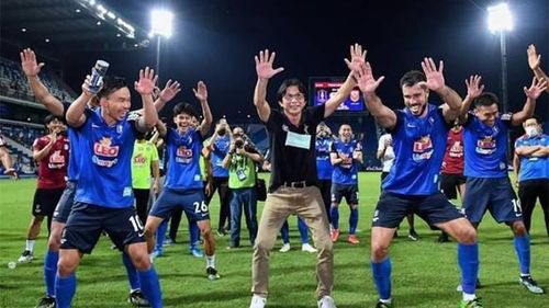 BG Pathum United đầu tư lớn cho HLV Dusit để giúp ông lần đầu đưa CLB lên đỉnh Thai League