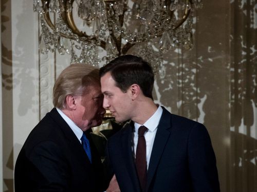  Khi cựu Tổng thống Donald Trump tại nhiệm, người con rể Jared Kushner thường nắm giữ nhiều vị trí quan trọng. Ảnh: New York Times. 
