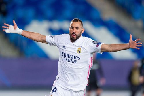  Ronaldo ra đi giúp Benzema trở lại với vai trò đầu tàu trên hàng công Real. Ảnh: Getty. 