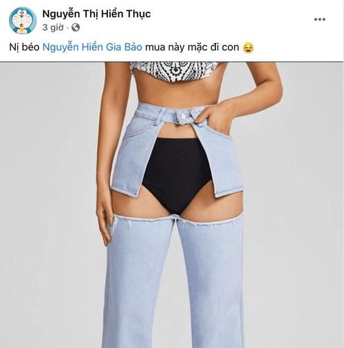 Cô cũng tỏ ra là người mẹ khá cởi mở và teen khi gợi ý cho con mua món đồ thời trang rất sexy như ảnh. Nữ ca sĩ còn khuyến khích bằng cách cho con tiền mua đồ suốt đời.
