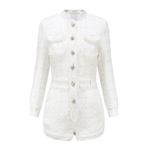 Là người luôn dẫn đầu xu hướng, trang phục mang chất liệu tweed đang "làm mưa làm gió" cũng không thể "nằm ngoài tầm ngắm" của nữ thần tượng nhà YG. Không chọn váy áo yểu điệu, cô thể hiện vẻ đứng đắn bằng thiết kế jumpsuit cũng đến từ Nana Jacqueline, có giá 485 USD. Ảnh: iQiyi, nanajacqueline. 