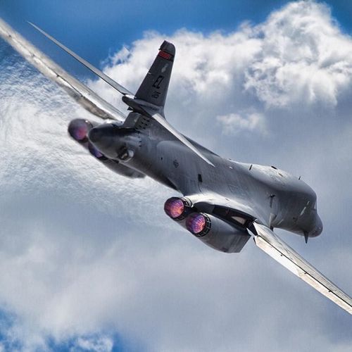 Từ căn cứ Anderson, B-1 Lancer tiến hành một số hoạt động tại Tây Thái Bình Dương gần đây. Với tầm chiến đấu hơn 5.500 km, thì B-1 dù xuất phát từ Nhật Bản hay Guam thì đều dễ dàng tiếp cận các vùng biển quanh Trung Quốc. Oanh tạc cơ chiến lược tàng hình B-2 Spirit, cũng từng được Mỹ điều động đến căn cứ Andersen.