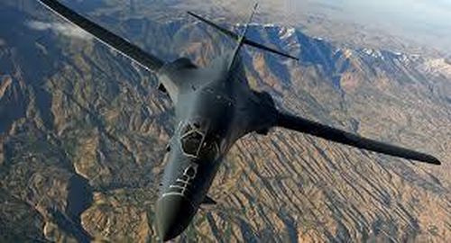 Các phi công B-1B, hiện giờ không còn thực hiện các bài huấn luyện bay tầm thấp, cũng dừng triển khai máy bay này, để thực hiện nhiệm vụ hỗ trợ trên không, trong các cuộc xung đột tại Iraq, Syria và Afghanistan. Không quân Mỹ đang có kế hoạch duy trì và hiện đại hóa phi đội máy bay ném bom chiến lược B-1B, để giúp chúng tiếp tục phục vụ trong nhiều năm tới.