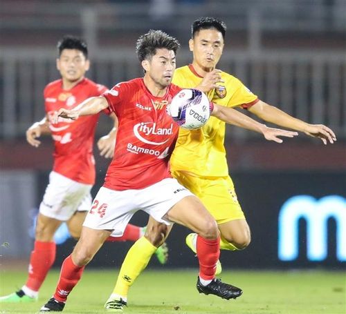 Lee Nguyễn định đoạt trận đấu ở Cẩm Phả?
