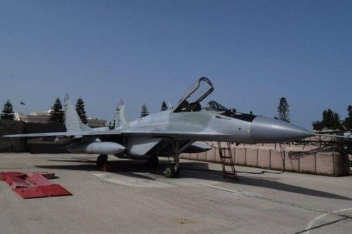 Tiêm kích hạng nhẹ MiG-29 bắt đầu được sản xuất tại Liên Xô vào năm 1982. Máy bay chiến đấu đa năng này thuộc thế hệ thứ tư, và các đặc điểm của nó sẽ giúp phía trang bị chiếm giữ ưu thế trên không trong trường hợp xảy ra xung đột.