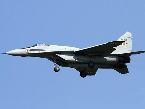 Các trận đánh huấn luyện đã được tiến hành với tiêm kích F-15 và F-16, ưu điểm của từng loại máy bay đã được giới chuyên gia quân sự Israel đánh giá kỹ lưỡng.