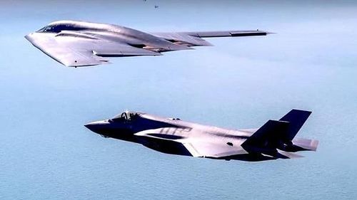 Với tầm bay cực xa, tải trọng lớn cùng tính năng tàng hình, B-2 được coi là "bóng ma đáng sợ" trên bầu trời.