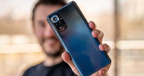 Redmi Note 10 Pro có thiết kế khá "hầm hố" với cụm camera lớn ở mặt sau, camera chính có độ phân giải 108 MP (khẩu độ f/1.9), camera góc siêu rộng 8 MP và camera macro 5 MP.