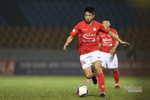 Lee Nguyễn luôn được chăm sóc kỹ