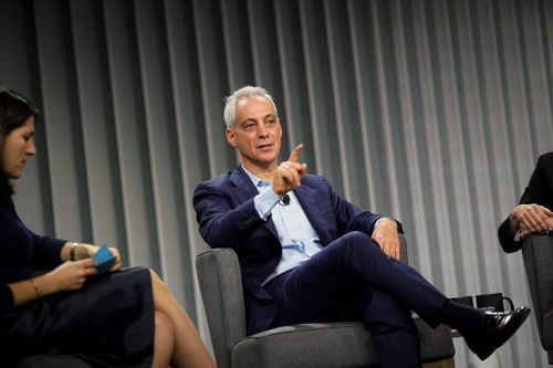 Rahm Emanuel, cựu thị trưởng thành phố Chicago và cựu chánh văn phòng Nhà Trắng trong thời Obama, đang được cân nhắc làm đại sứ tại Trung Quốc hoặc Nhật Bản. Ảnh: Reuters.