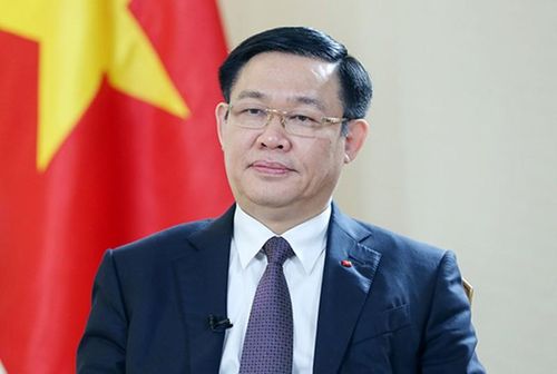 Ông Vương Đình Huệ.