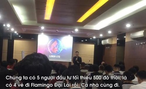 Môi giới của một sàn Forex tổ chức hội nghị, gặp gỡ các nhà đầu tư.