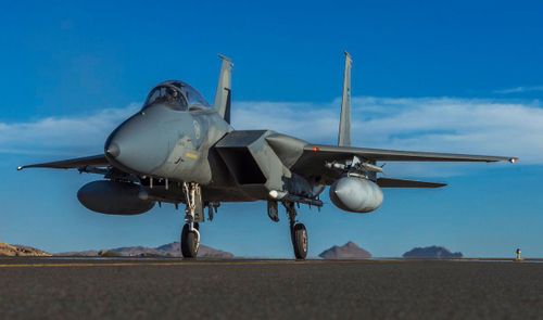 Phiến quân Houthi ở Yemen gần đây liên tục phóng tên lửa và UAV vào lãnh thổ Arab Saudi. Quân đội Arab Saudi bắn hạ phần lớn mục tiêu, nhưng chi phí cho hoạt động đánh chặn là rất lớn và không hiệu quả về kinh tế, nhất là khi mục tiêu là những phi cơ không người lái có giá ước tính chỉ vài nghìn USD.