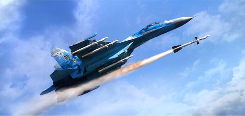 Khi cận chiến, tên lửa tầm ngắn R-27 của Su-27 và AIM-9 của F-15 được đánh giá là tương đương nhau về sự lợi hại, tuy nhiên chiến đấu cơ Nga lại được cho là linh hoạt và uyển chuyển hơn tiêm kích Mỹ.