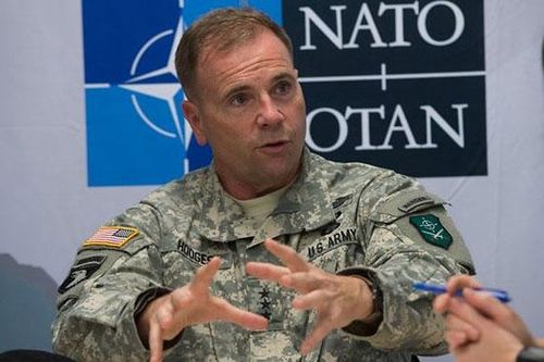 Ông Ben Hodges.