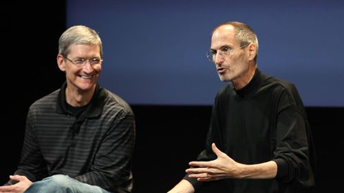 Nhiều người nghi ngờ tài năng của Cook khi đảm nhiệm vị trí của Steve Jobs. Ảnh: Getty.