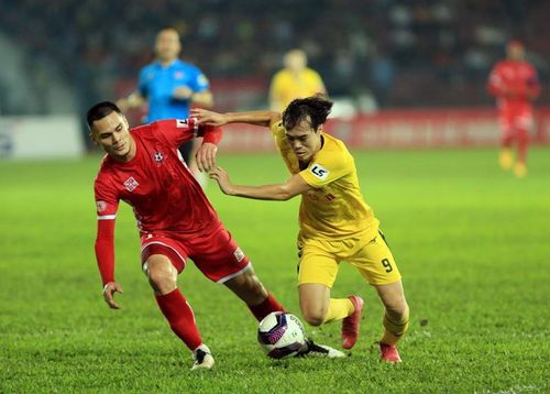Văn Toàn của HAGL đoạt giải cầu thủ xuất sắc nhất tháng 1 và 3