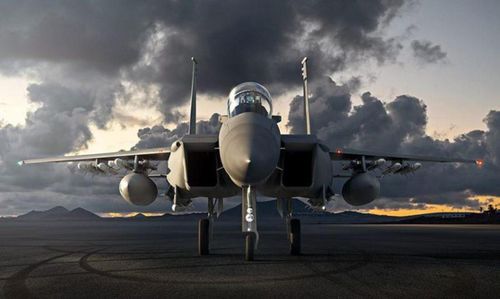 Trước đó, tiêm kích F-15 của Không quân Mỹ đã mang rất nhiều định danh, bao gồm F-15C Eagle hay F-15E Strike Eagle.