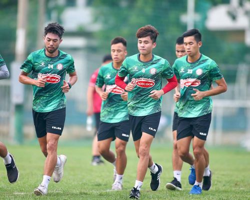 Lee Nguyễn cùng các đồng đội sẽ có chuyến làm khách "lành ít dữ nhiều" ở Thanh Hóa ngày 12/4 tới trong khuôn khổ vòng 9. Ảnh: TPHCM