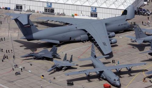 C-5M Super Galaxy được phát triển vào năm 2006 dựa trên nền tảng của chiếc máy bay vận tải khổng lồ C-5 Galaxy được đưa vào hoạt động năm 1970.