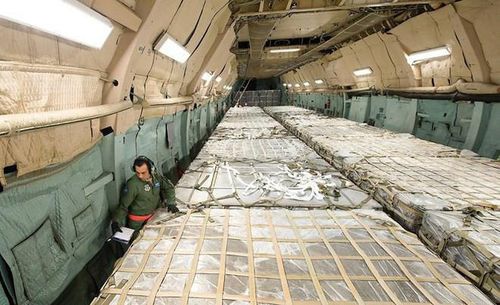 C-5M Galaxy có thể chở khối lượng hàng hóa cực lớn tới những vùng đất xa xôi trên thế giới.