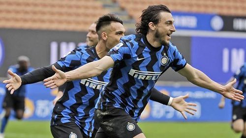 Darmian ăn mừng bàn thắng cho Inter Milan