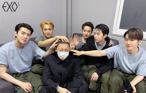 Phía SM cũng đã xác nhận nhóm EXO sẽ cho ra mắt album mới được ấn định sẽ lên sóng trong nửa đầu năm 2021.