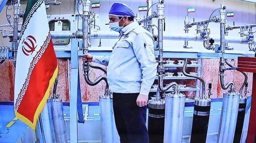 Một kỹ sư tại cơ sở hạt nhân Natanz của Iran. Ảnh: BBC