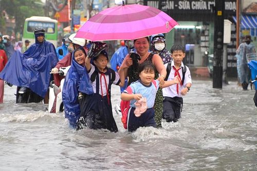 Mùa mưa ở Nam Bộ năm nay bắt đầu sớm vào cuối tháng 4. Ảnh: Chí Hùng.