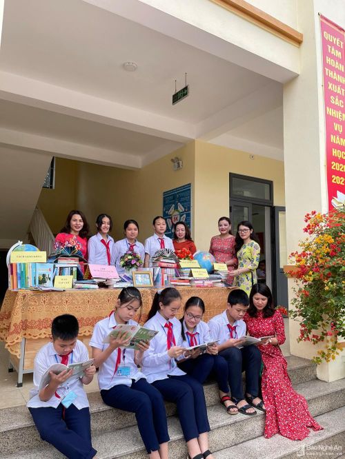 Ngày hội là một hoạt động giàu ý nghĩa nhằm khuyến khích và phát triển phong trào đọc sách trong nhà trường, nâng cao nhận thức của mọi người về ý nghĩa to lớn và tầm quan trọng của việc đọc sách và góp phần nuôi dưỡng tâm hồn, chuẩn bị những hành trang tốt nhất cho tương lai. Ảnh: PV