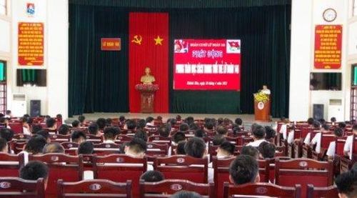 Quang cảnh lễ phát động.