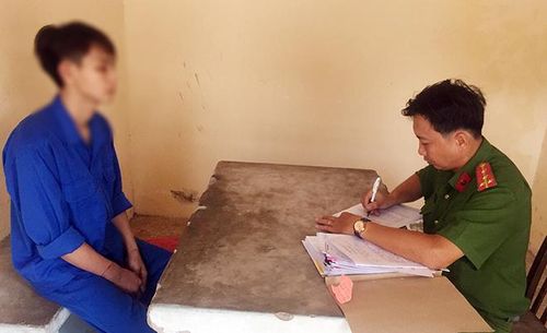 Lấy lời khai đối tượng Nguyễn Hà Tùng.