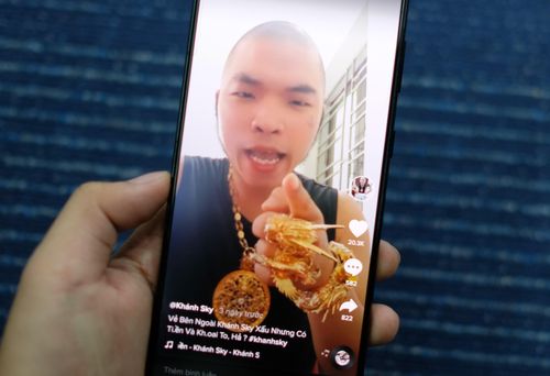 Trang TikTok @sky***** thu hút người xem bằng phát ngôn gây sốc của nhân vật Khánh Sky.